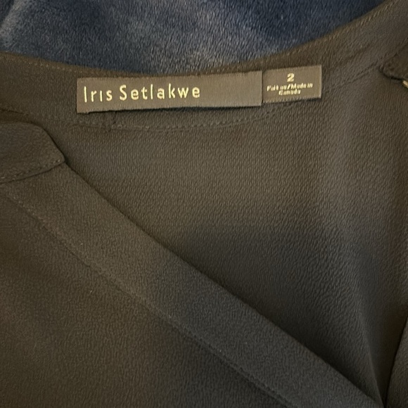 Iris Setlakwe Black Long Sleeves Split V-neckline Asymmetrical Hem Blouse Sz2 - Picture 8 of 9